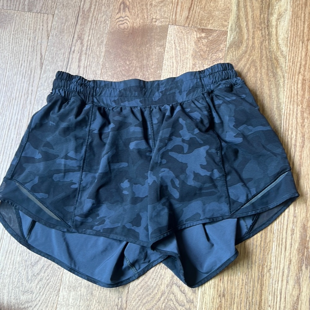 Lululemon Hotty Hot 4” Shorts